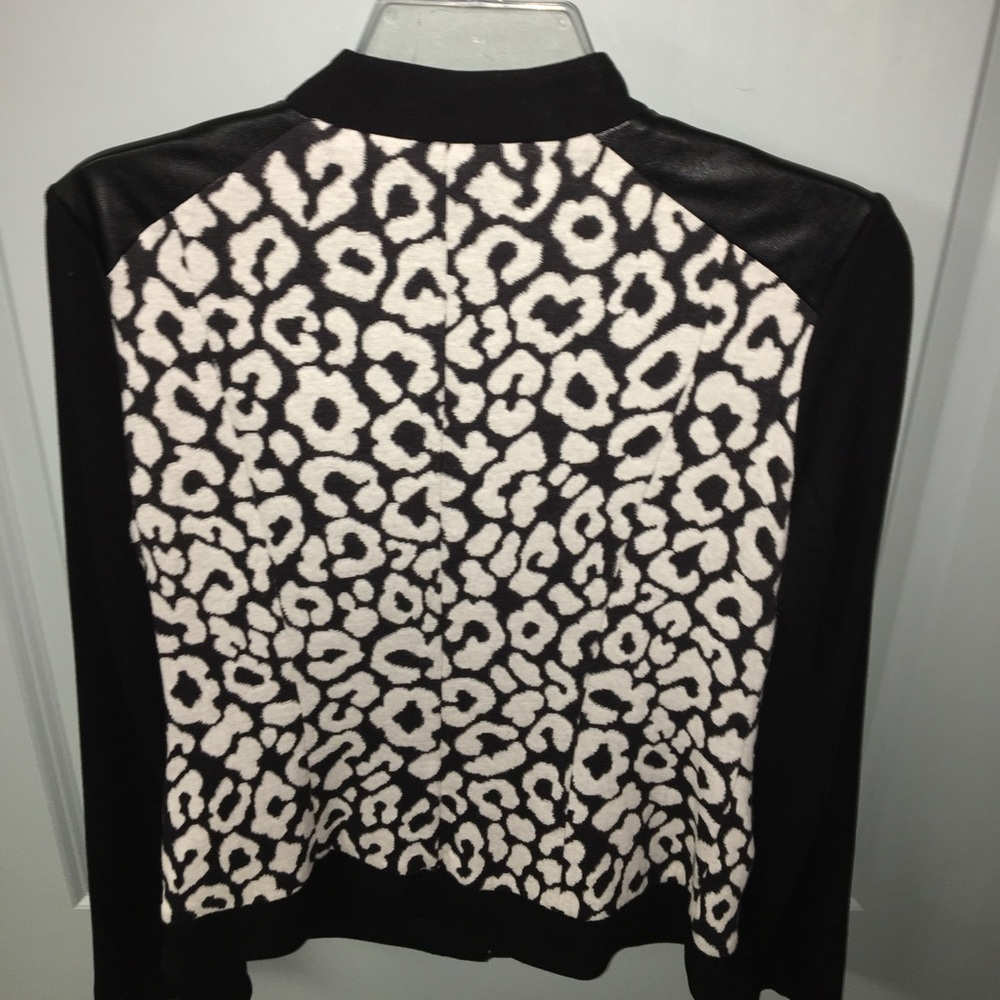 Twenty Jacket - Picture 2 of 6